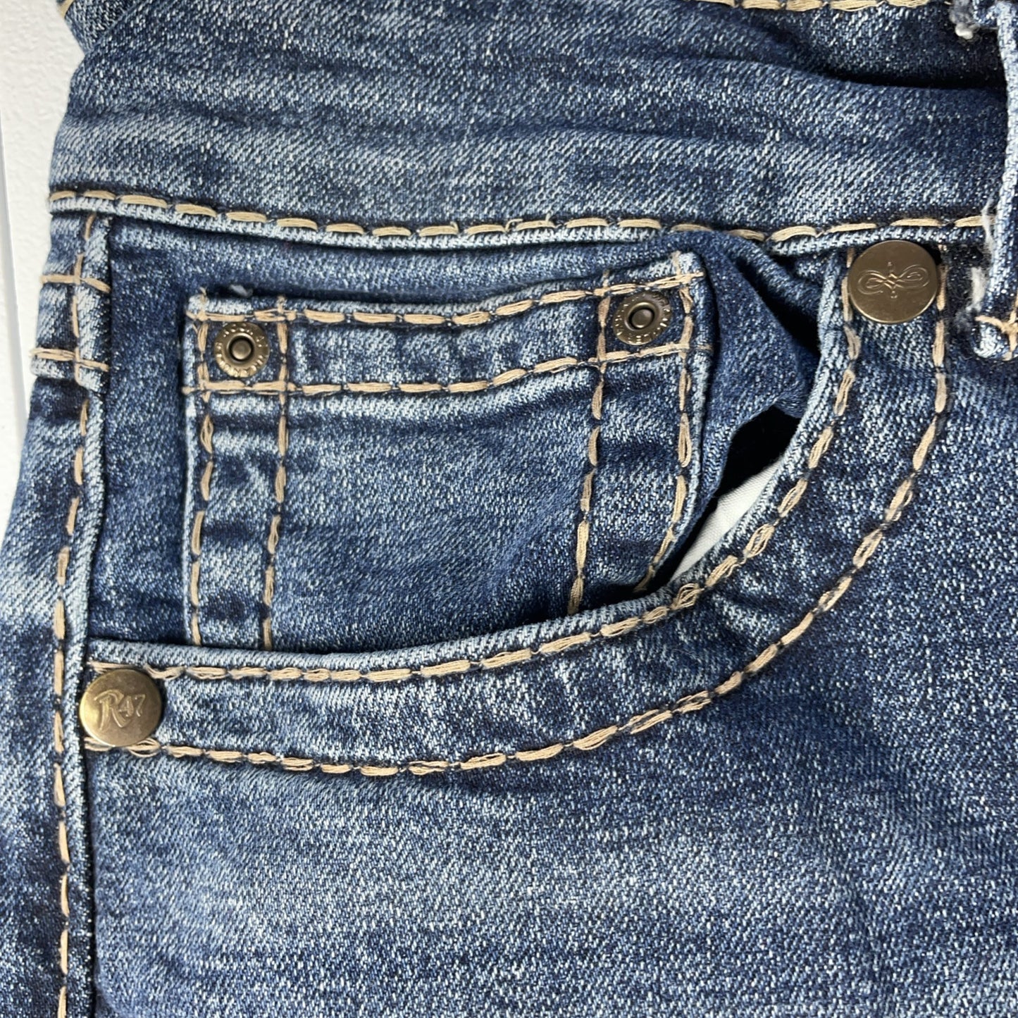 6807387
