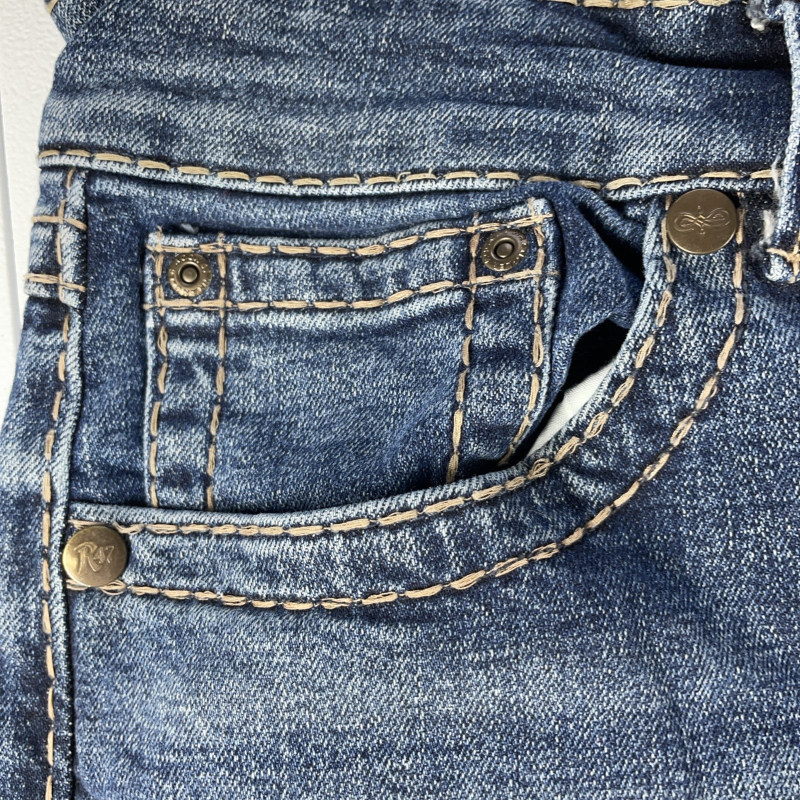6807387